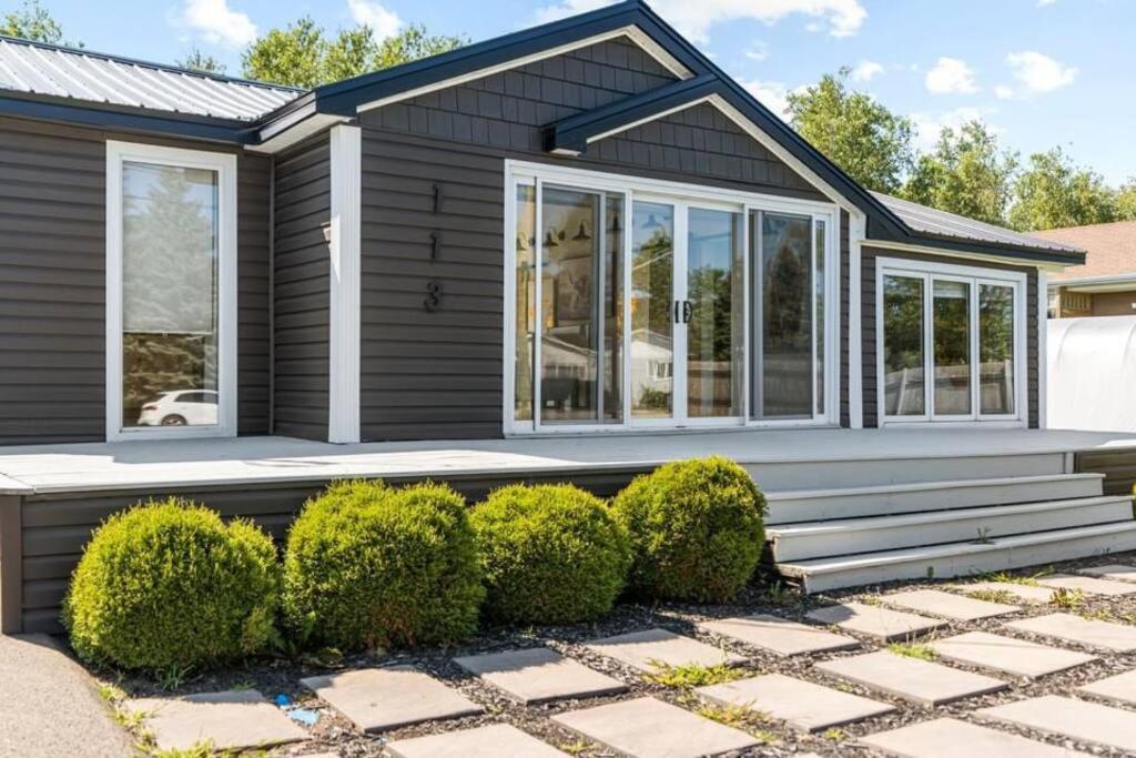Waterfront Cottage "The Dream" With Private Hot Tub Shediac Exteriér fotografie