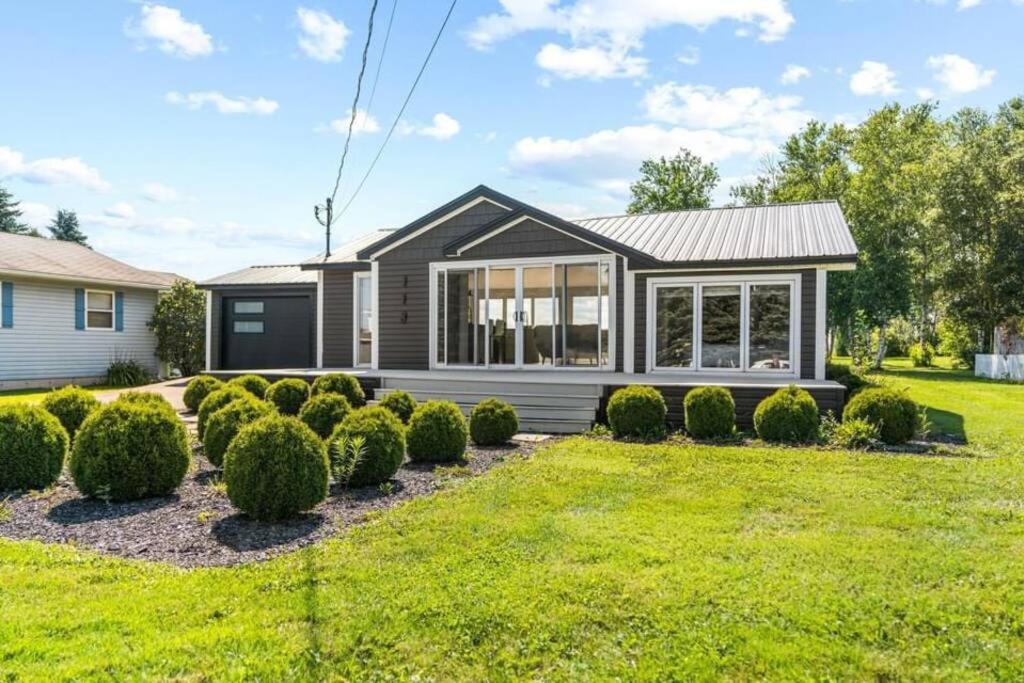 Waterfront Cottage "The Dream" With Private Hot Tub Shediac Exteriér fotografie