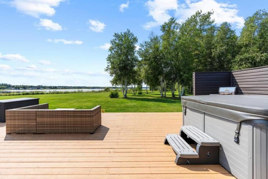 Waterfront Cottage "The Dream" With Private Hot Tub Shediac Exteriér fotografie